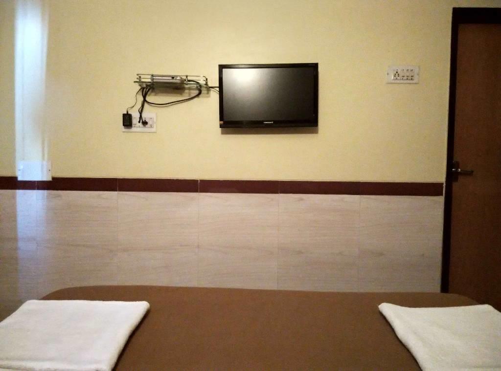 Girija Payyade Hotel Kalyān 外观 照片