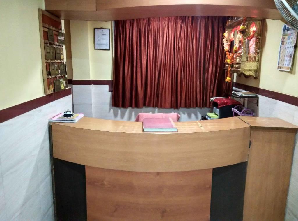Girija Payyade Hotel Kalyān 外观 照片