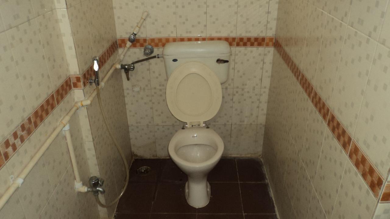 Girija Payyade Hotel Kalyān 外观 照片