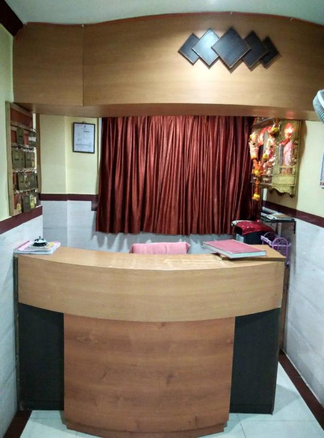 Girija Payyade Hotel Kalyān 外观 照片