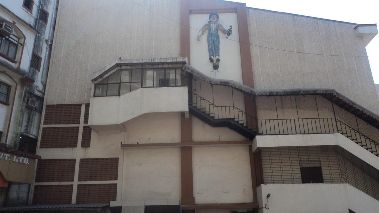 Girija Payyade Hotel Kalyān 外观 照片