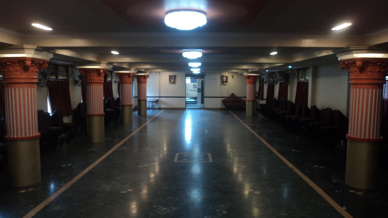 Girija Payyade Hotel Kalyān 外观 照片