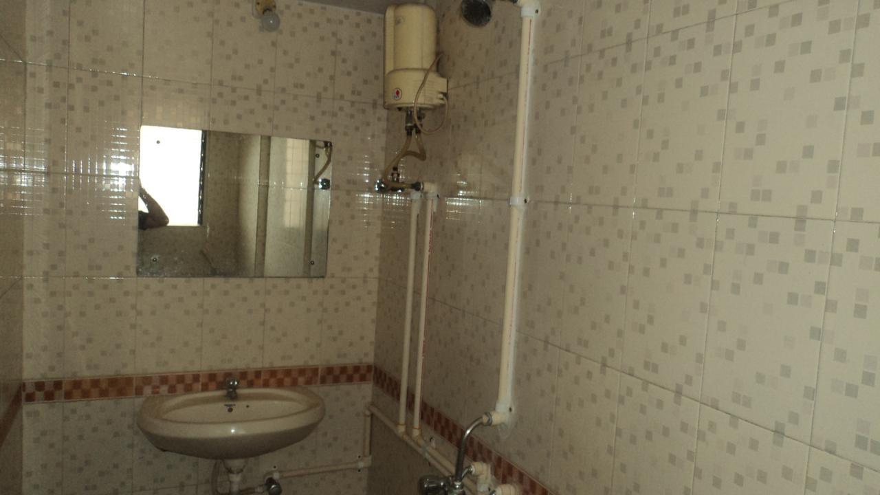 Girija Payyade Hotel Kalyān 外观 照片